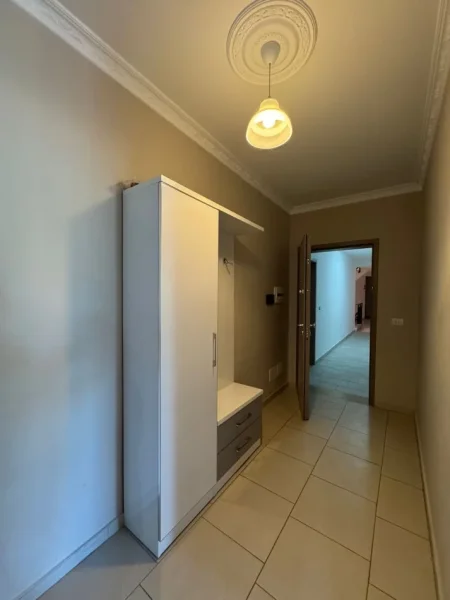 Shqiperi, jepet me qera apartament 2+1 Kati 5, 65 m² 400 € (te Bolv Oil, CENTRALE) RV45711