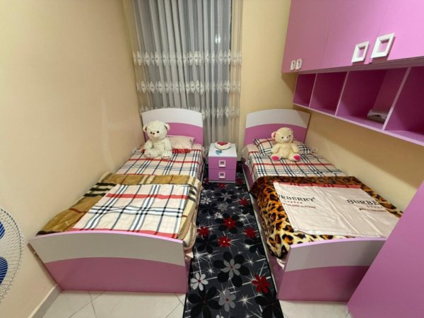 Tirane, jepet me qera apartament 2+1 Kati 2, 90 m² 500 € (Kinostudio)