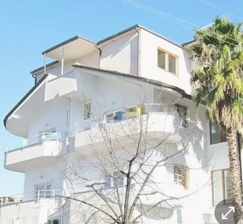 Tirane, jepet me qera hotel Kati 5, 1.300 m² 6.000 € (KINOSTUDIO)