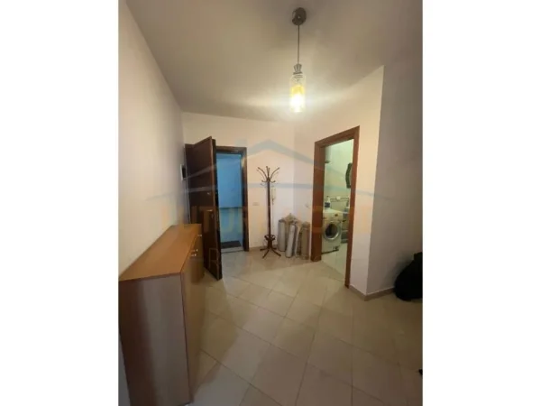 Tirane, jepet me qera apartament 2+1+Ballkon Kati 3, 112 m² 700 € (Don Bosco)