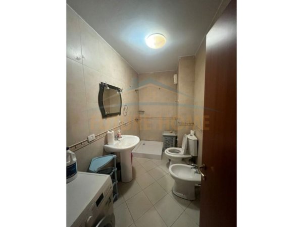 Tirane, jepet me qera apartament 2+1+Ballkon Kati 3, 112 m² 700 € (Don Bosco)