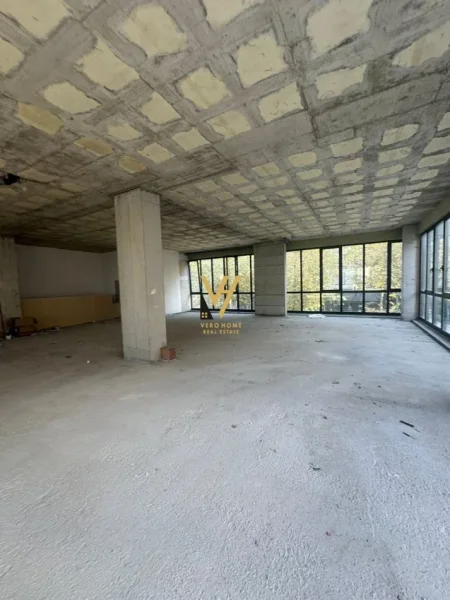 Tirane, shitet ambjent biznesi Kati 0, 500 m² 850.000 € (KAMEZ)