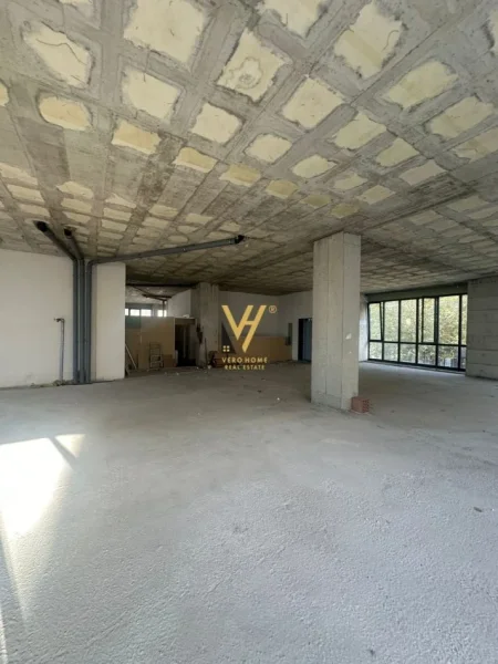 Tirane, shitet ambjent biznesi Kati 0, 500 m² 850.000 € (KAMEZ)