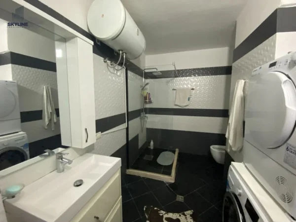 Tirane, shitet apartament 2+1 Kati 3, 110 m² 140.000 € (Fresk)