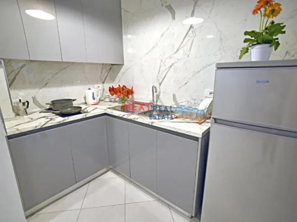 Vlore, shitet apartament 1+1+Ballkon Kati 2, 63 m² 140.400 € (UJE I FTOHTE)