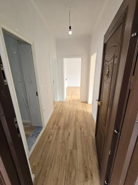 Tirane, shitet apartament 2+1 Kati 3, 75 m² 129.000 € (Oxhaku)