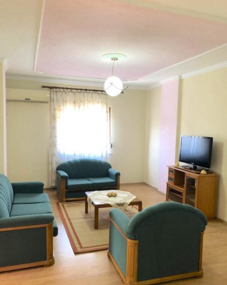 Tirane, jepet me qera apartament 2+1 Kati 3, 105 m² 370 € (JORDAN MISJA)