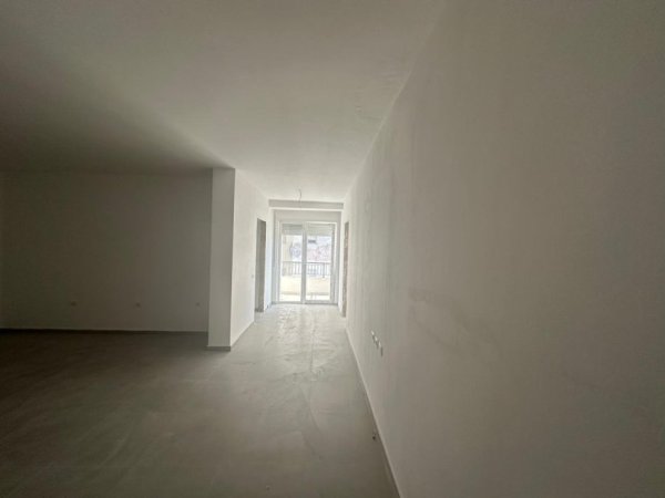 Tirane, jepet me qera zyre Kati 6, 75 m² 600 € (Rruga Mine Peza)