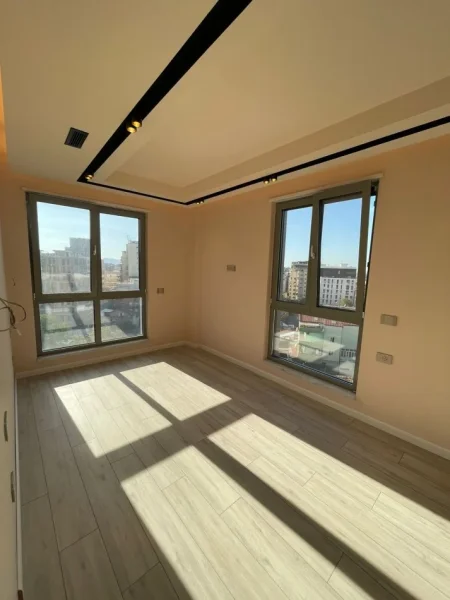 Tirane, jepet me qera zyre , 115 m² 1.350 € (RRUGA E KAVAJES)