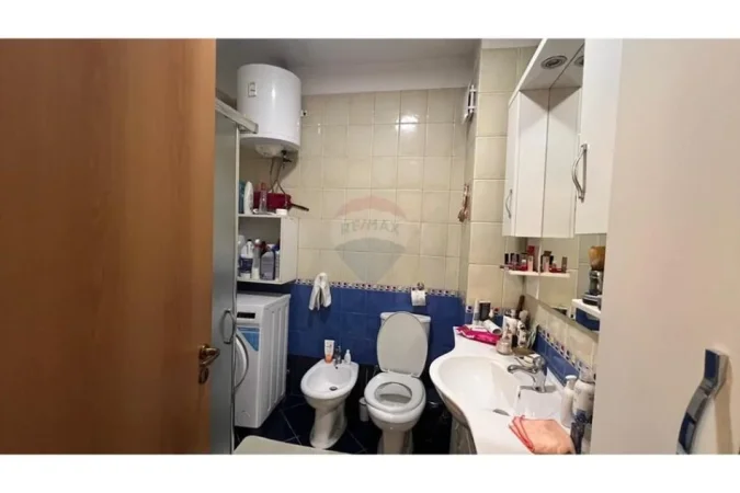 Tirane, shitet apartament 1+1 Kati 4, 62 m² 155.000 € (9 kateshet , Tirane)