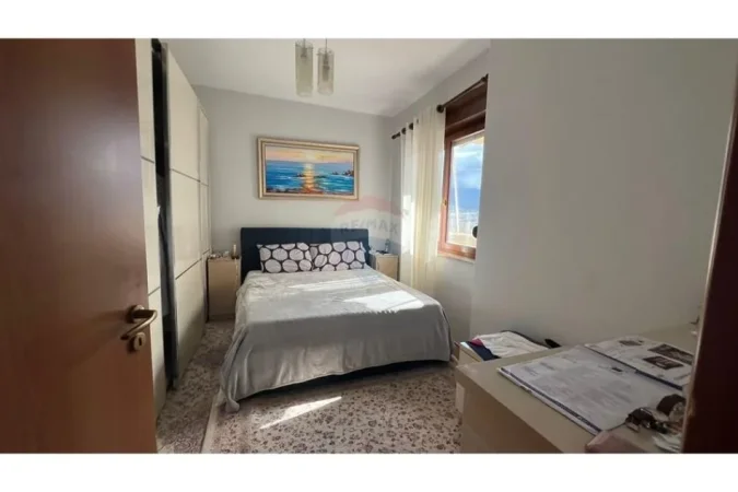 Tirane, shitet apartament 1+1 Kati 4, 62 m² 155.000 € (9 kateshet , Tirane)