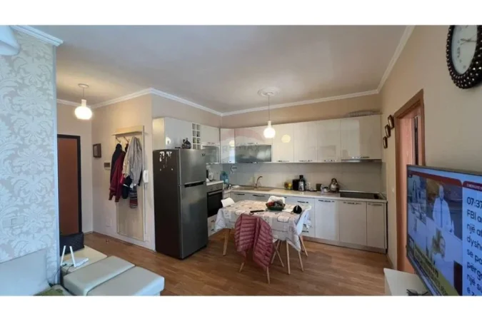 Tirane, shitet apartament 1+1 Kati 4, 62 m² 155.000 € (9 kateshet , Tirane)