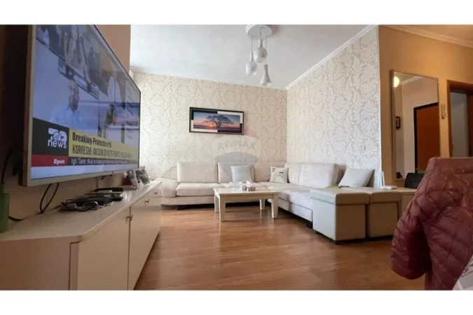 Tirane, shitet apartament 1+1 Kati 4, 62 m² 155.000 € (9 kateshet , Tirane)