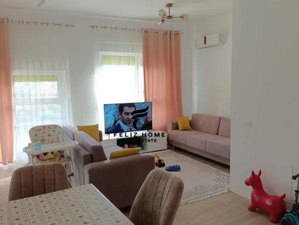 Tirane, jepet me qera apartament 2+1+Ballkon Kati 5, 90 m² 500 € (ALI DEMI)