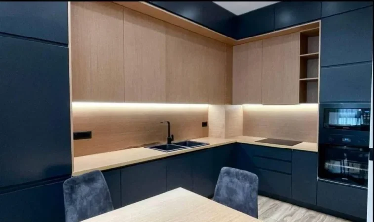 Tirane, jepet me qera apartament 1+1+Ballkon Kati 7, 75 m² 950 € (Kompleksi Square 21)