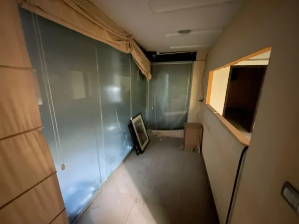 Tirane, jepet me qera magazine Kati -1, 700 m² 5.000 € (sheshi willson)