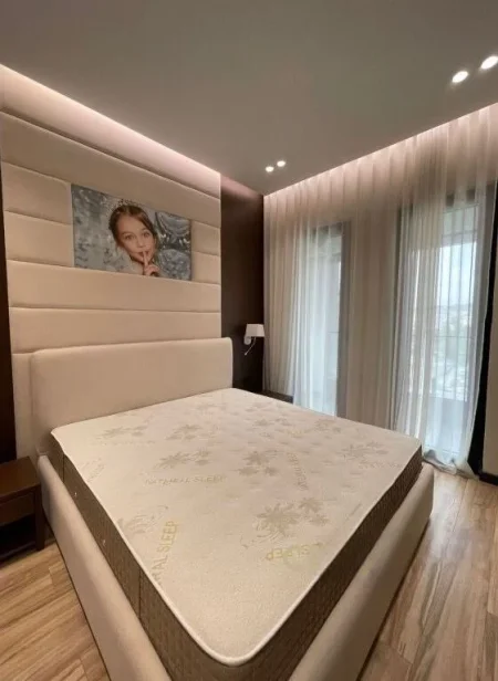 Tirane, jepet me qera apartament 1+1+Ballkon Kati 7, 75 m² 1.000 € (Rruga e Kavajes)