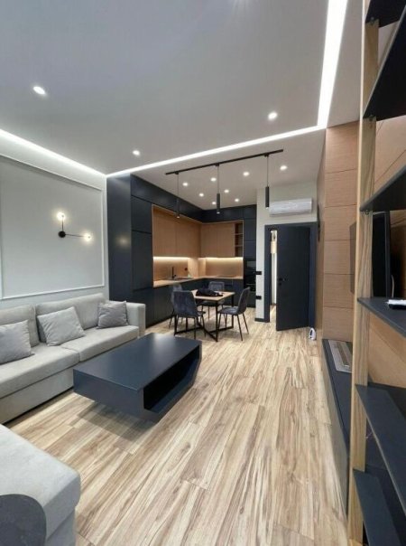 Tirane, jepet me qera apartament 1+1+Ballkon Kati 7, 75 m² 1.000 € (Rruga e Kavajes)