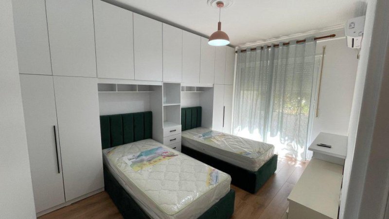 Tirane, jepet me qera apartament 2+1+Ballkon Kati 2, 100 m² 800 € (KODRA E DIELLIT)