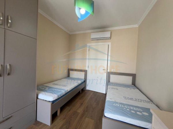 Tirane, jepet me qera apartament 2+1 Kati 7, 96 m² 800 € (Komuna e Parisit)