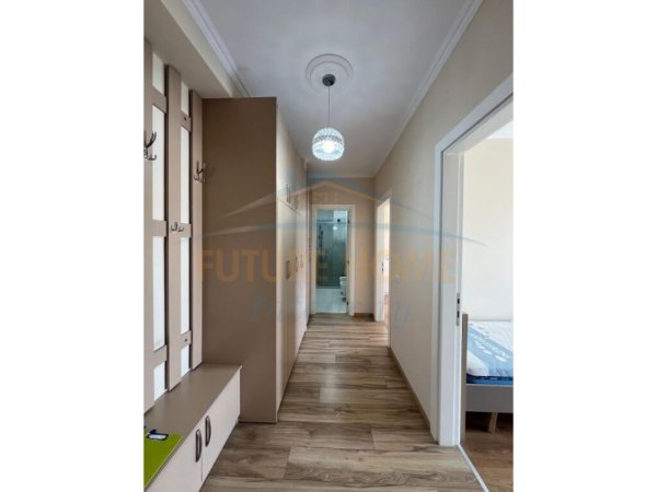 Tirane, jepet me qera apartament 2+1 Kati 7, 96 m² 800 € (Komuna e Parisit)