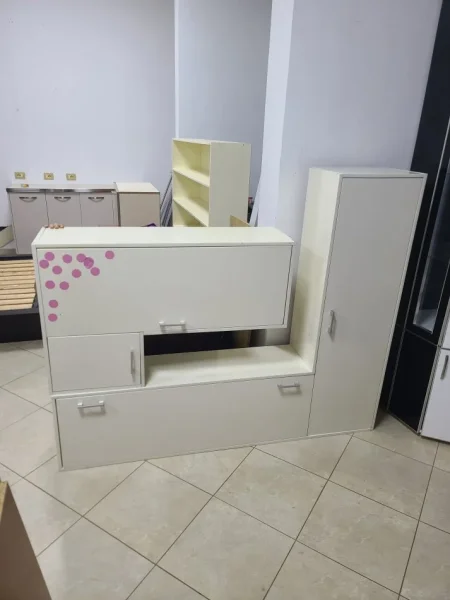 Tirane, shes Mobilje te Perdorura me cmime te arsyeshme 1.199 €