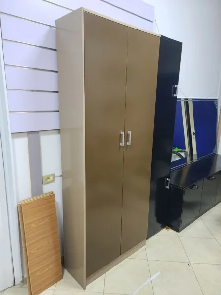 Tirane, shes Mobilje te Perdorura me cmime te arsyeshme 1.199 €