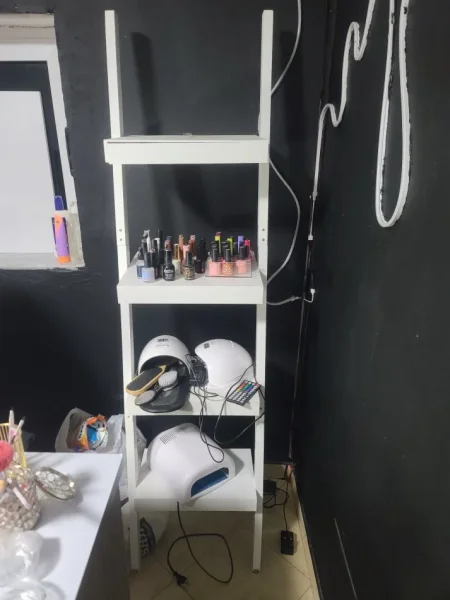 Tirane, shes Set salloni 540 €