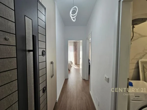 Tirane, shitet apartament 1+1 Kati 6, 67 m² 115.000 € (Rruga 3 Deshmoret)