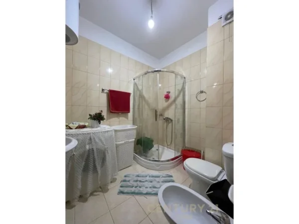 Tirane, shitet apartament 1+1+Ballkon Kati 7, 87.000 € (Rruga Denmeri)