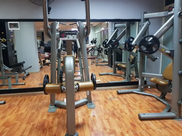 Tirane, shes Shitet Biznesi Palester aktive ne gjendje pune, Komuna e Parisit 29.000 €