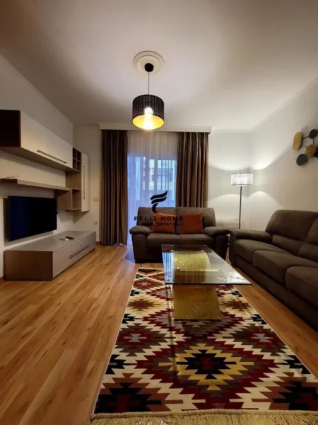 Tirane, jepet me qera apartament 2+1 Kati 6, 90 m² 1.200 € (BLLOKU)