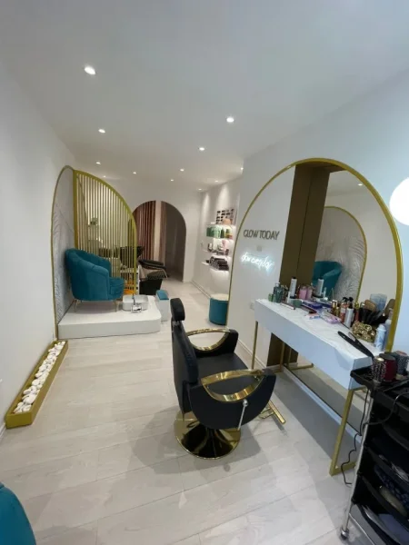 Tirane, shitet ambjent biznesi Kati 0, 64 m² (Liqeni i Thate)