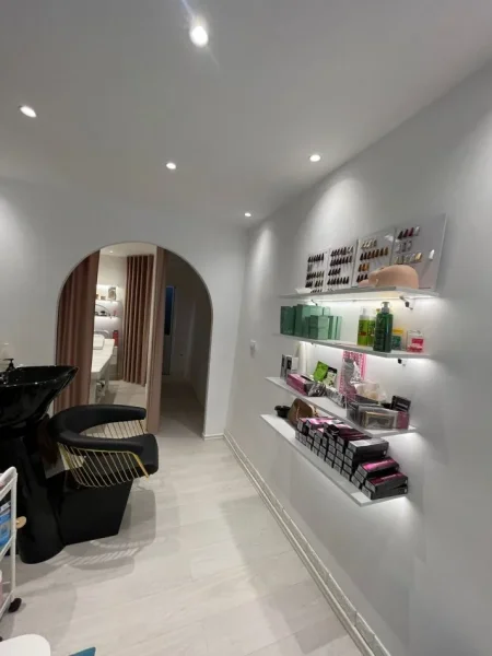 Tirane, shitet ambjent biznesi Kati 0, 64 m² (Liqeni i Thate)