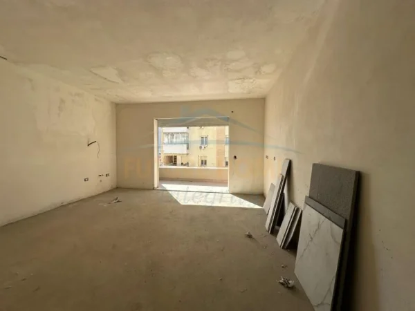 Tirane, shitet apartament 2+1 Kati 5, 106 m² 277.700 € (Pazari i Ri)