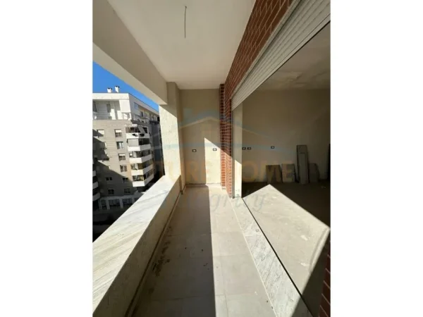 Tirane, shitet apartament 2+1 Kati 5, 106 m² 277.700 € (Pazari i Ri)