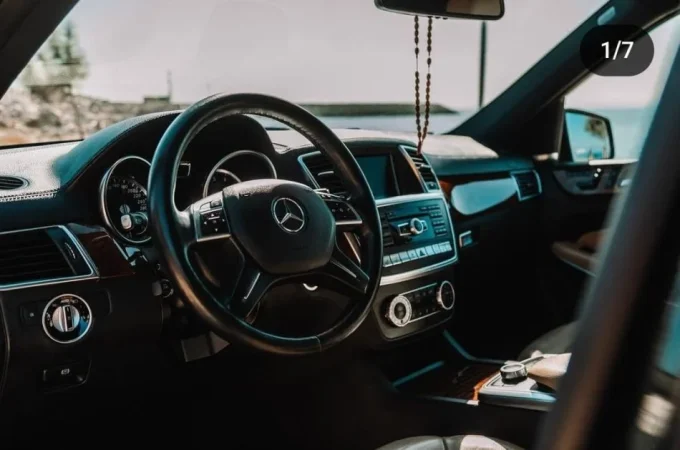 Durres, shitet makine Mercerdez Benz GL550 Benzin, e zeze automatik Klima 260.000 km 35.000 €