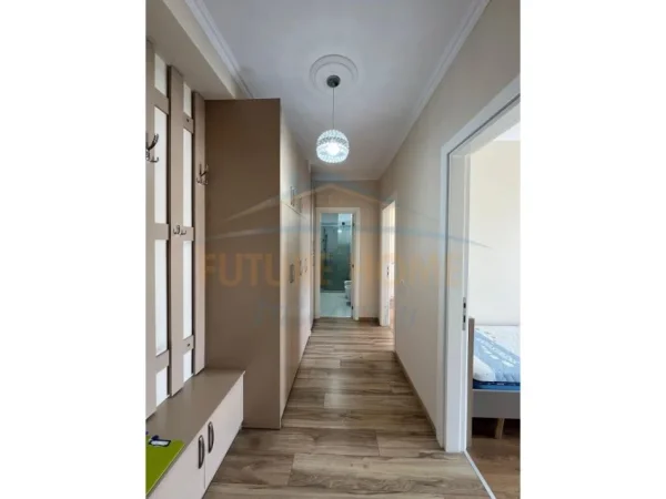 Tirane, jepet me qera apartament 2+1 Kati 7, 97 m² 800 € (KOMUNA E PARISIT TIRANE)