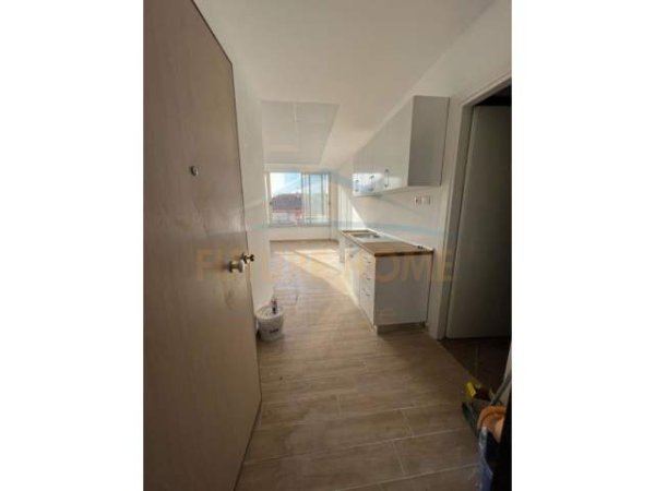Shkembi Kavajes, shitet garsonier Kati 5, 36 m² 24.000 Euro (FAFA,HOTEL)