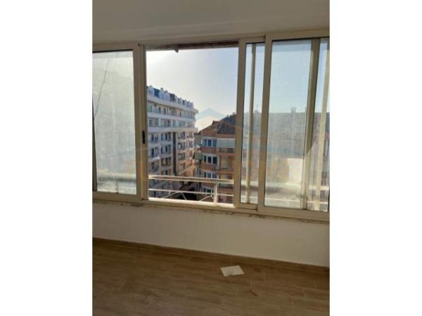 Shkembi Kavajes, shitet garsonier Kati 5, 36 m² 24.000 Euro (FAFA,HOTEL)