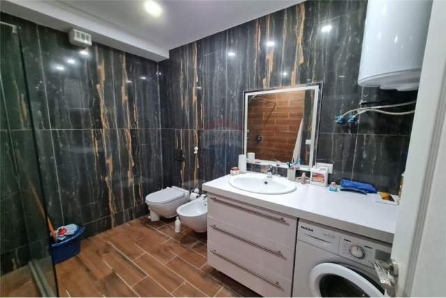 Tirane, shitet apartament 2+1+BLK Kati 2, 100 m² 120.000 Euro (rruga Bill Klinton)