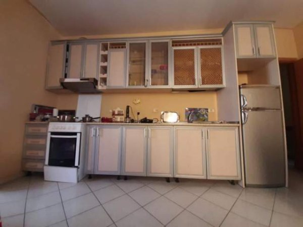 Tirane, shitet apartament 2+1 Kati 1, 906 m² 105.000 Euro (Kodra e Diellit)