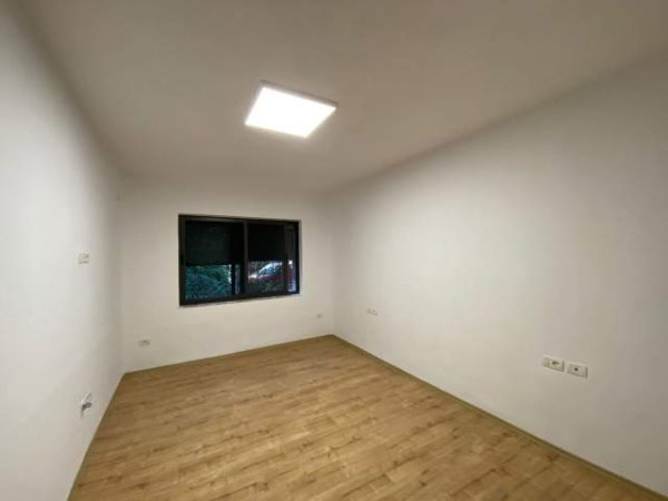 Tirane, jepet me qera apartament 2+1+A Kati 1, 75 m² 450 Euro (Mbrapa Ish Ekspozites)