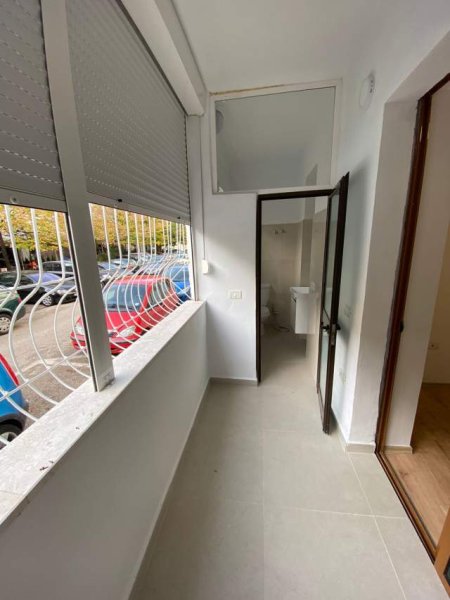 Tirane, jepet me qera apartament 2+1+A Kati 1, 75 m² 450 Euro (Mbrapa Ish Ekspozites)