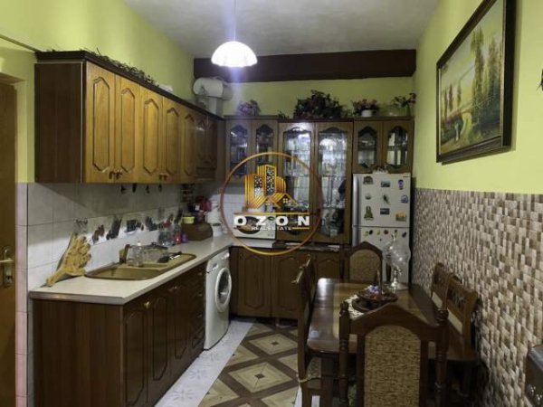Tirane, Okazion! shitet apartament 5+1 Kati 2, 120 m² 135.000 Euro (21 Dhjetori)