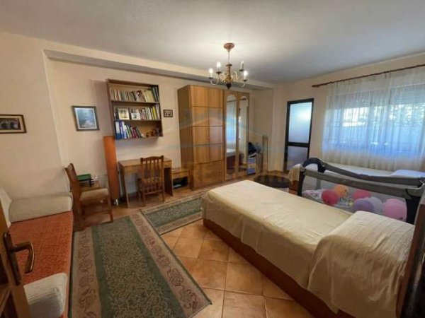 Tirane, shitet apartament 2+1+BLK Kati 1, 130 m² 127.000 Euro (Ish Parku i Autobuzeve)