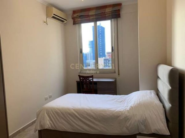 Tirane, jepet me qera apartament 2+1+BLK Kati 11, 104 m² 700  (Rruga e Dibres)