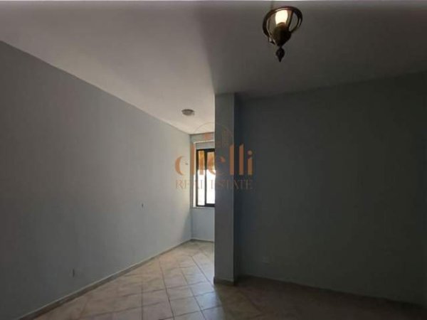 Tirane, shitet apartament Kati 5, 75 m² 90.000 Euro (21 Dhjetori)