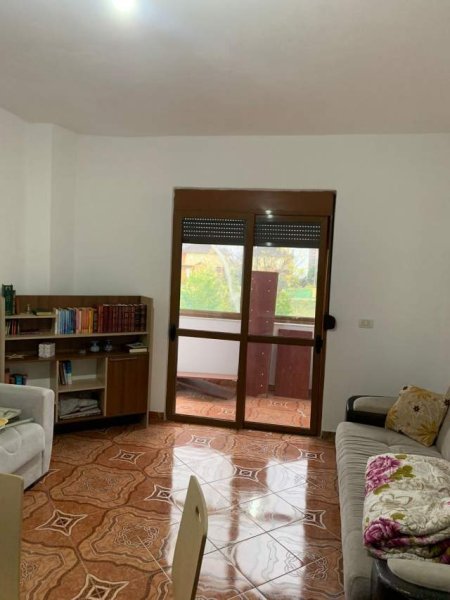 Tirane, jepet me qera apartament 3+1+BLK Kati 2, 95 m² 30.000 Leke (rruga Jordan Misja)