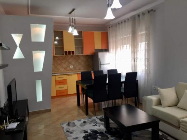 Tirane, jepet me qera apartament 2+1+A Kati 3, 85 m² 550 Euro (HIME KOLLI)
